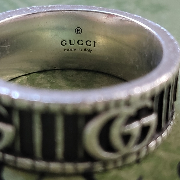 Gucci Silver Double GG Aged Finish Ring - Picture 5 of 9